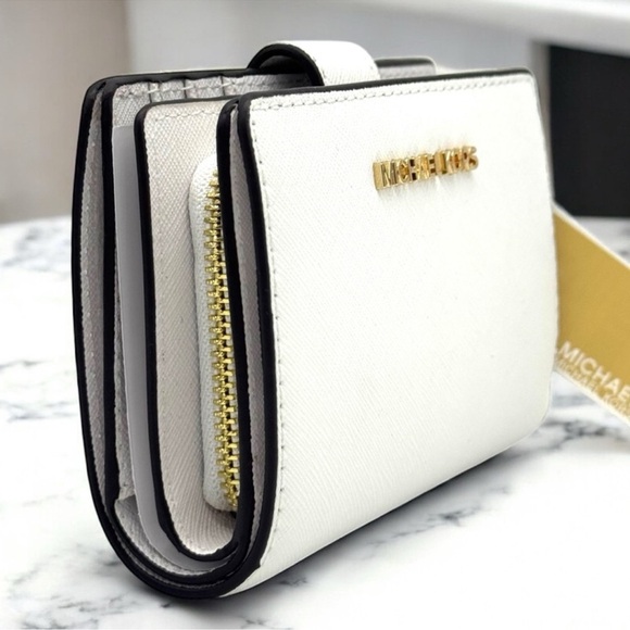Michael Kors Medium Jet Set Travel Zip Chain Bifold Wallet Leather Optic White - Picture 4 of 8